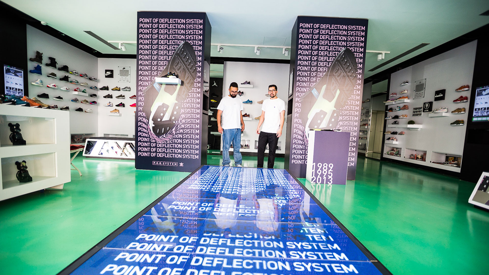LED Floor am POS. Anwendung von Lukas Höh.